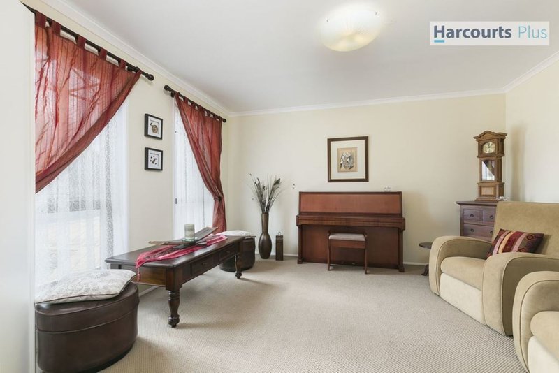 Photo - 21 Ingleton Drive, Hallett Cove SA 5158 - Image 8