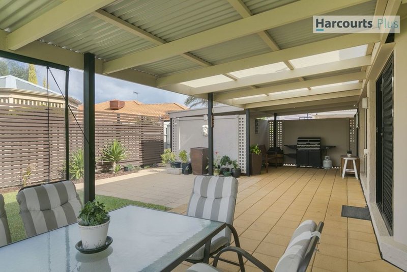 Photo - 21 Ingleton Drive, Hallett Cove SA 5158 - Image 12