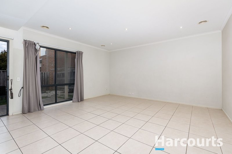 Photo - 21 Ivory Crescent, Springvale South VIC 3172 - Image 3