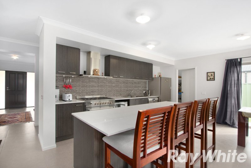 Photo - 21 Ivy Leaf Road, Pakenham VIC 3810 - Image 5