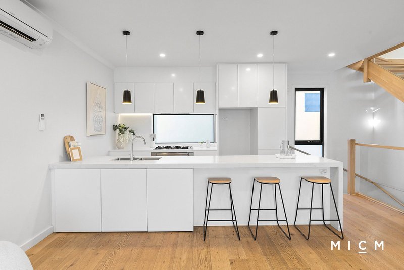 Photo - 21 Jago Road, Port Melbourne VIC 3207 - Image 4