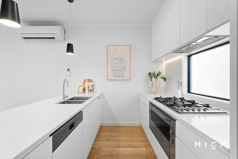Photo - 21 Jago Road, Port Melbourne VIC 3207 - Image 5