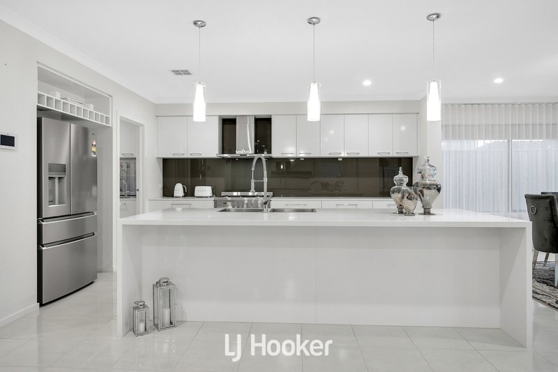 Photo - 21 Jaylie Street, Clyde North VIC 3978 - Image 16