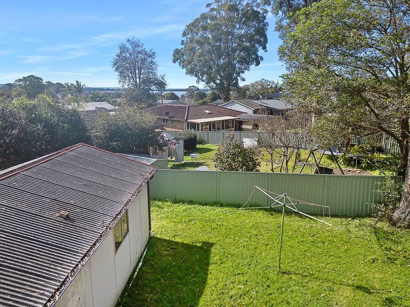 Photo - 21 Jeannie Crescent, Berkeley Vale NSW 2261 - Image 10