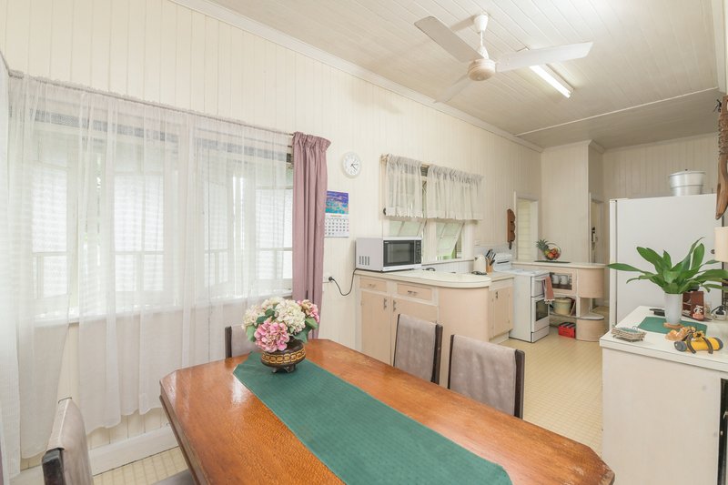 Photo - 21 Jones Street, Westcourt QLD 4870 - Image 5