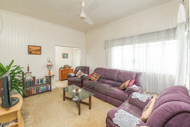 Photo - 21 Jones Street, Westcourt QLD 4870 - Image 6