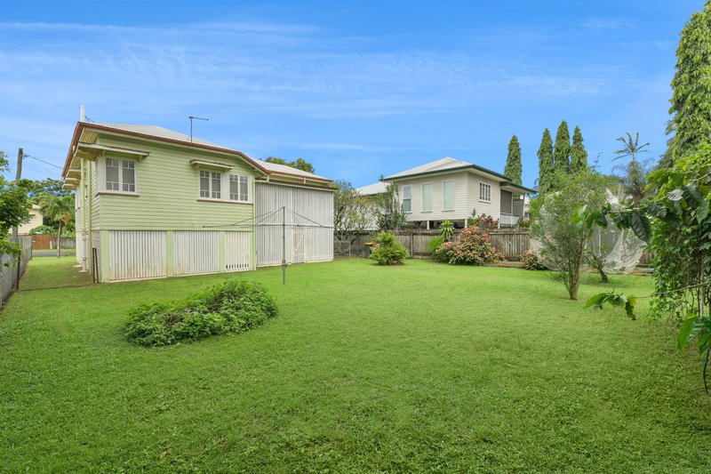 Photo - 21 Jones Street, Westcourt QLD 4870 - Image 15