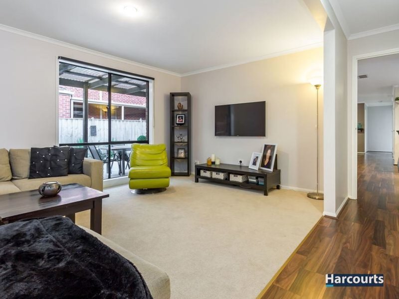 Photo - 21 Jubilee Drive, Rowville VIC 3178 - Image 5