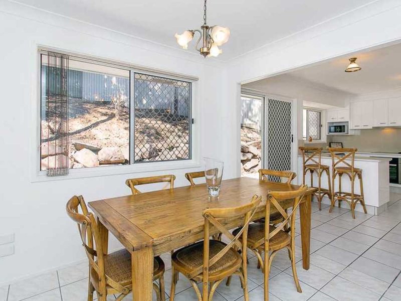 Photo - 21 Kambalda Ct , Worongary QLD 4213 - Image 8