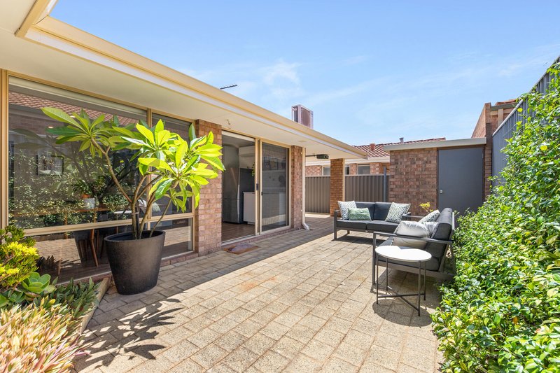 2/1 Kanimbla Street, Bicton WA 6157