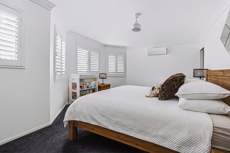 Photo - 21 Karajini Crescent, Parkinson QLD 4115 - Image 9