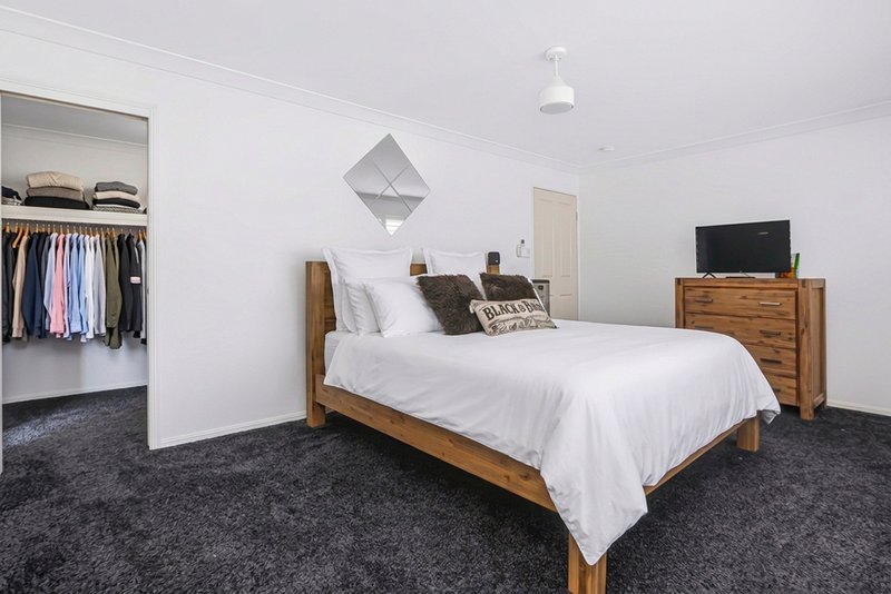 Photo - 21 Karajini Crescent, Parkinson QLD 4115 - Image 10