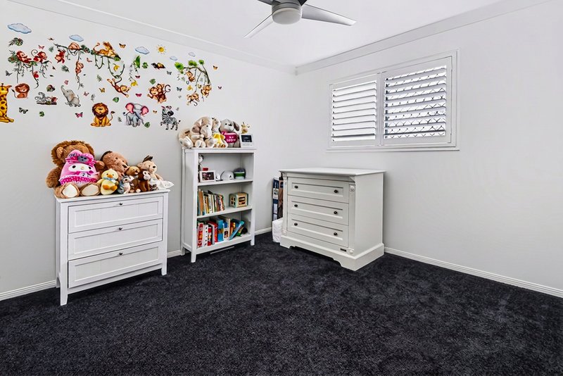 Photo - 21 Karajini Crescent, Parkinson QLD 4115 - Image 12