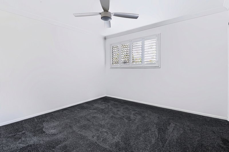 Photo - 21 Karajini Crescent, Parkinson QLD 4115 - Image 13