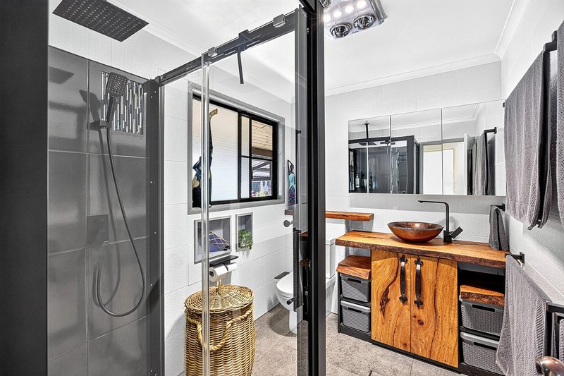 Photo - 21 Katrina Crescent, South Kolan QLD 4670 - Image 4