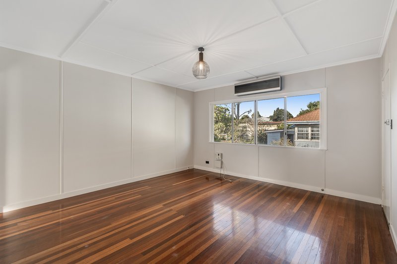 Photo - 21 Kelly Street, Harlaxton QLD 4350 - Image 2