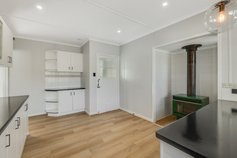 Photo - 21 Kelly Street, Harlaxton QLD 4350 - Image 4