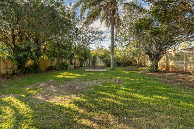 Photo - 21 Kelly Street, Harlaxton QLD 4350 - Image 10