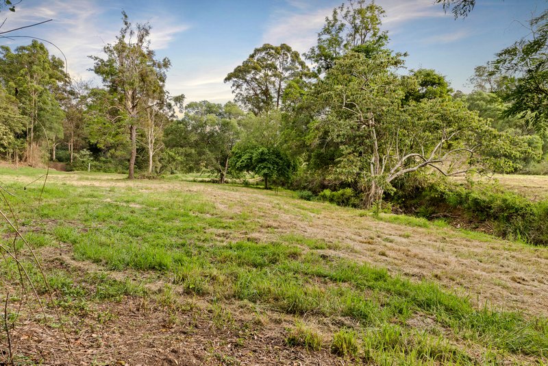 Photo - 21 Kelso Court, Clear Mountain QLD 4500 - Image 6