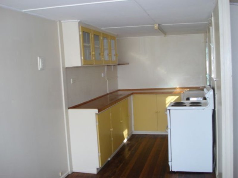 Photo - 21 Kianawah Road, Wynnum West QLD 4178 - Image 3