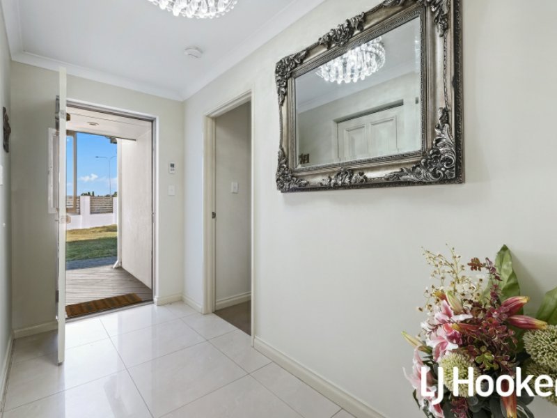 Photo - 21 Kingsway Gardens, Canning Vale WA 6155 - Image 2