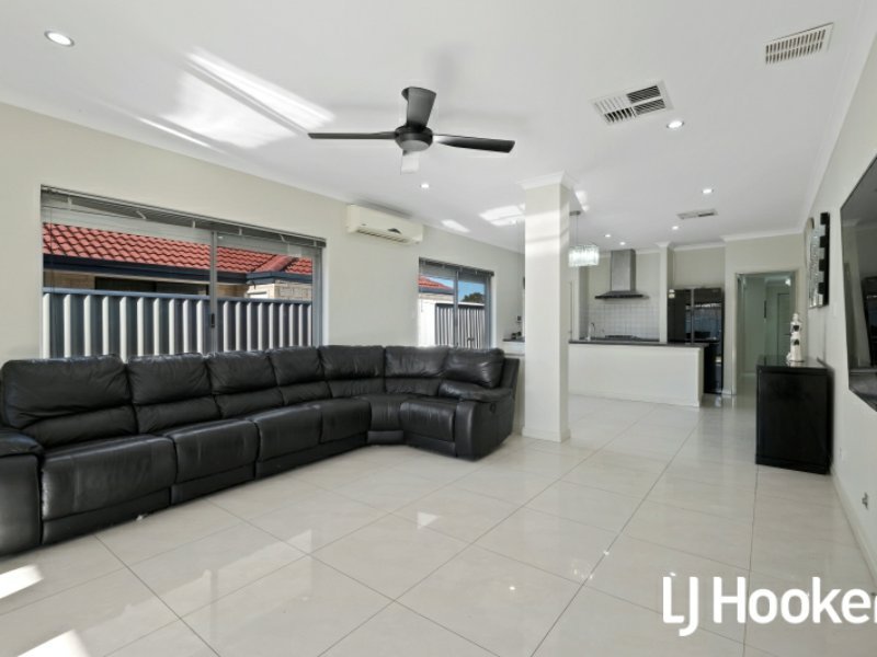 Photo - 21 Kingsway Gardens, Canning Vale WA 6155 - Image 5