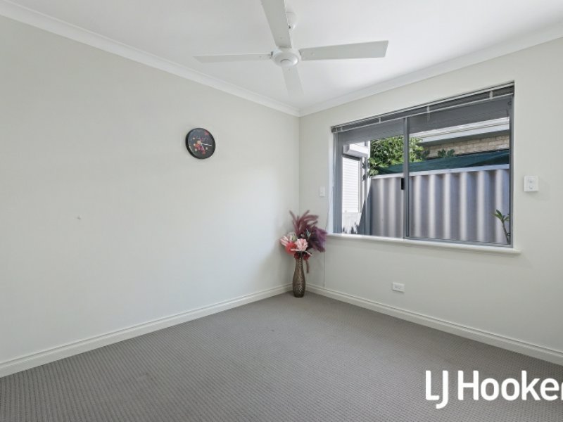 Photo - 21 Kingsway Gardens, Canning Vale WA 6155 - Image 9