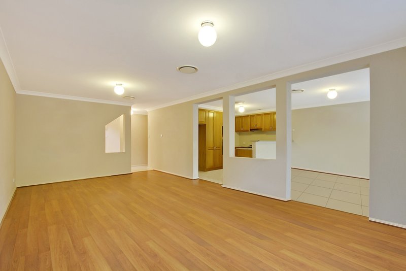 Photo - 21 Kirkton Place, Beaumont Hills NSW 2155 - Image 2