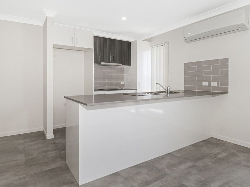 Photo - 2/1 Kjay Close, Bahrs Scrub QLD 4207 - Image 4