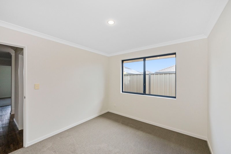 Photo - 21 Kookynie Loop, Baldivis WA 6171 - Image 16