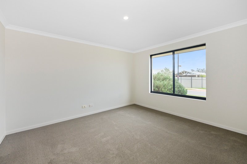 Photo - 21 Kookynie Loop, Baldivis WA 6171 - Image 20