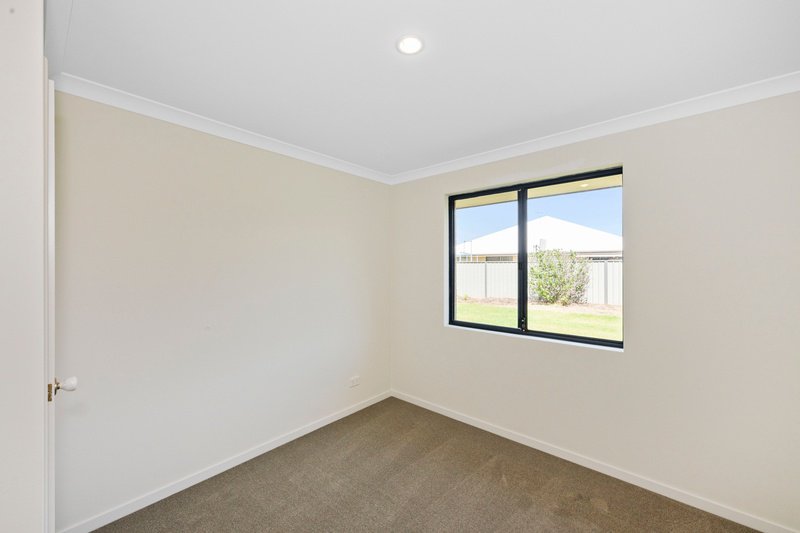 Photo - 21 Kookynie Loop, Baldivis WA 6171 - Image 24