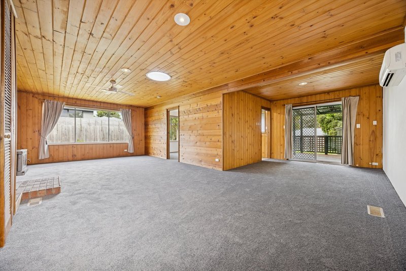 Photo - 21 Krowera Street, Mooroolbark VIC 3138 - Image 2