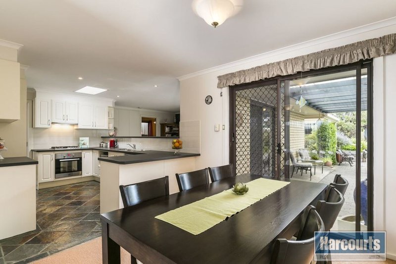 Photo - 21 Kurnabinna Terrace, Hallett Cove SA 5158 - Image 6