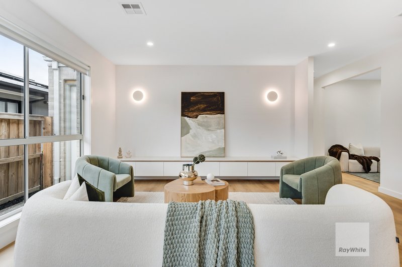 Photo - 21 Kurrajong Road, Mickleham VIC 3064 - Image 3