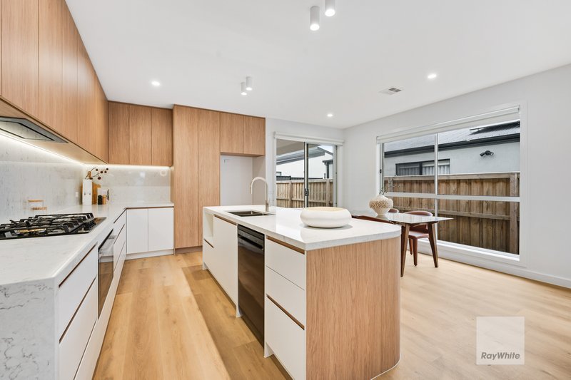Photo - 21 Kurrajong Road, Mickleham VIC 3064 - Image 6