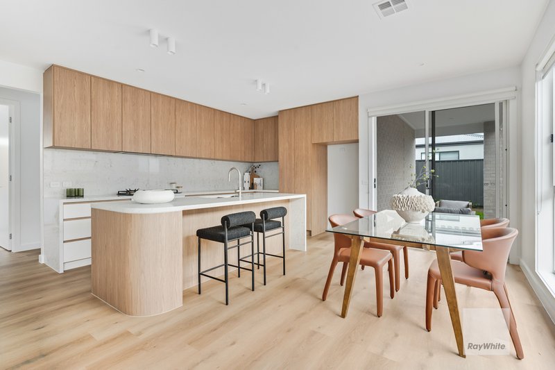Photo - 21 Kurrajong Road, Mickleham VIC 3064 - Image 8