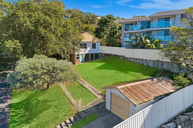 Photo - 21 Kurrawyba Avenue, Terrigal NSW 2260 - Image 1