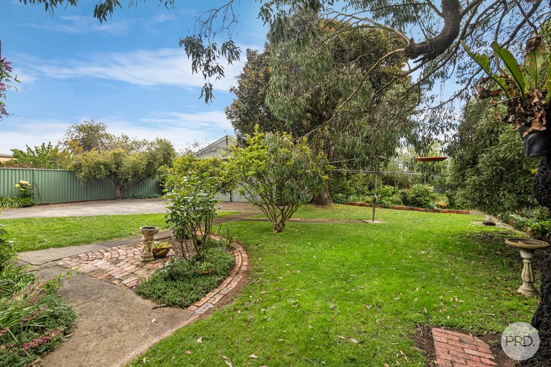 Photo - 21 Lake Street, Wendouree VIC 3355 - Image 14