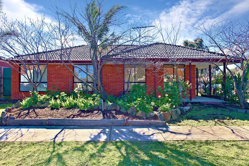 21 Lakeside Drive, Roxburgh Park VIC 3064