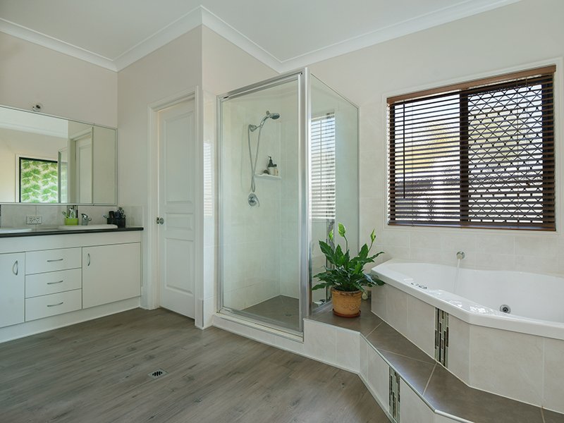 Photo - 21 Lancaster Court, Top Camp QLD 4350 - Image 5