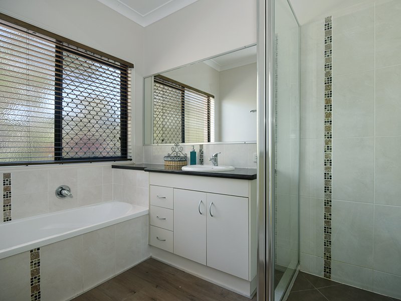 Photo - 21 Lancaster Court, Top Camp QLD 4350 - Image 9