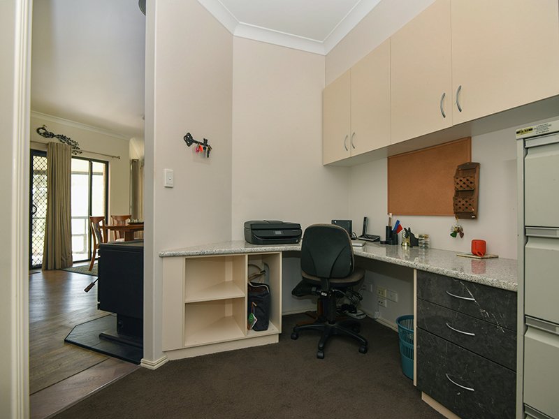 Photo - 21 Lancaster Court, Top Camp QLD 4350 - Image 11