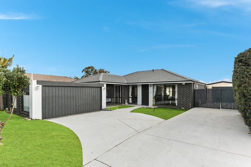 Photo - 21 Lansell Drive, Cranbourne North VIC 3977 - Image 2