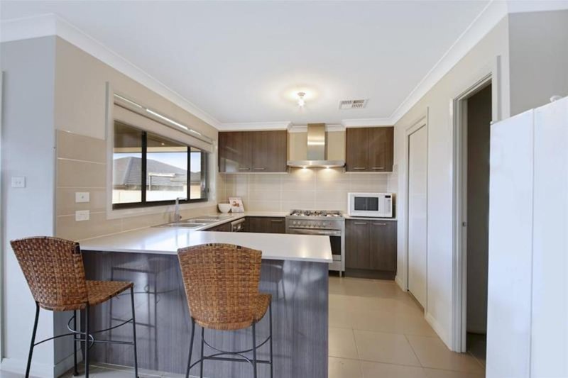 Photo - 21 Leeds Street, Oran Park NSW 2570 - Image 2