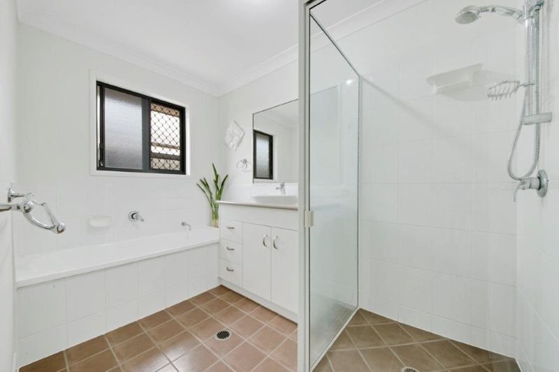 Photo - 21 Leichhardt Court, Glen Eden QLD 4680 - Image 11