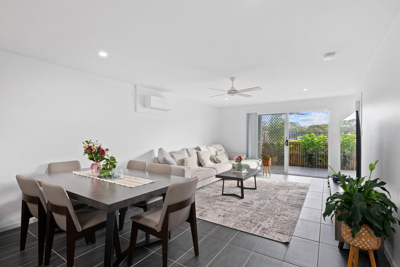 Photo - 21 Lemon Myrtle Lane, Ripley QLD 4306 - Image 4
