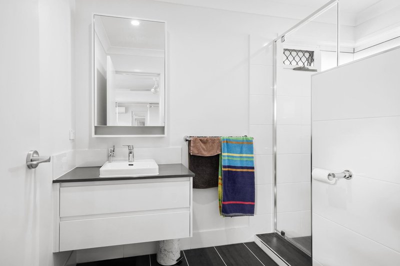 Photo - 21 Lemon Myrtle Lane, Ripley QLD 4306 - Image 11