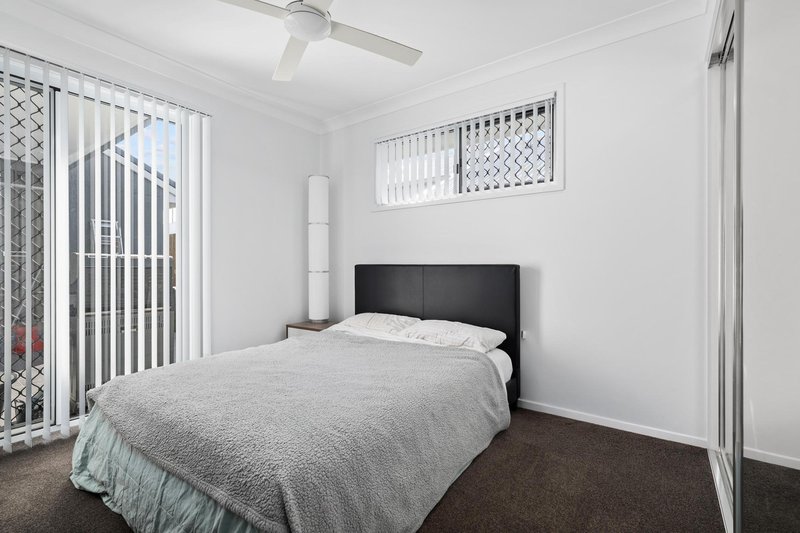 Photo - 21 Lemon Myrtle Lane, Ripley QLD 4306 - Image 12