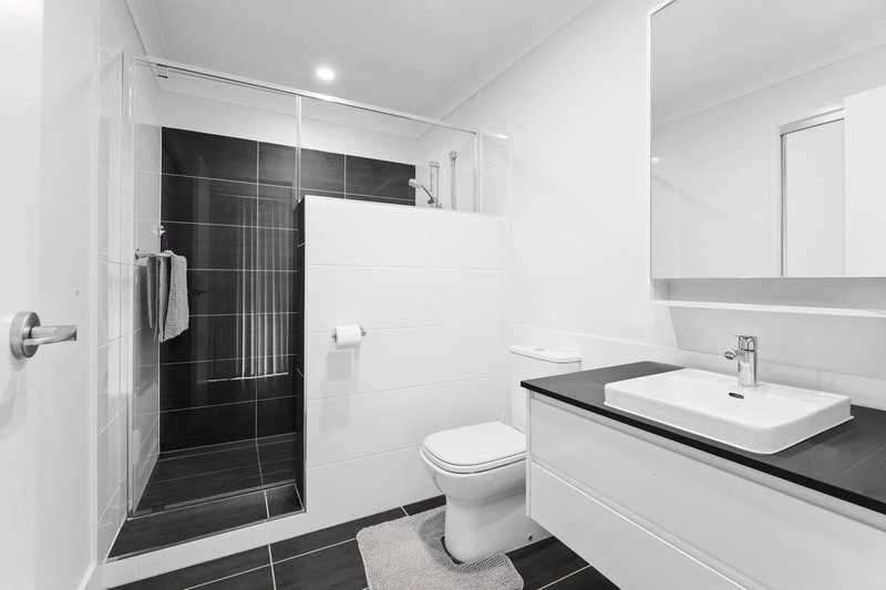 Photo - 21 Lemon Myrtle Lane, Ripley QLD 4306 - Image 15